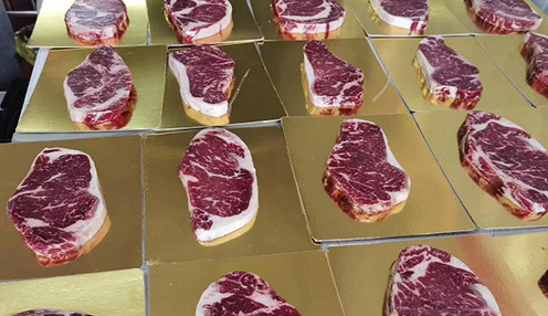 Facile da usare Macchina di imballaggio a vuoto per la pelle per mostrare il cibo nella sua interezza 215 KG